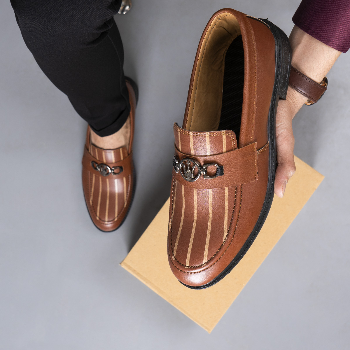 کالج عسلی مازراتی خط دار مدل Emava