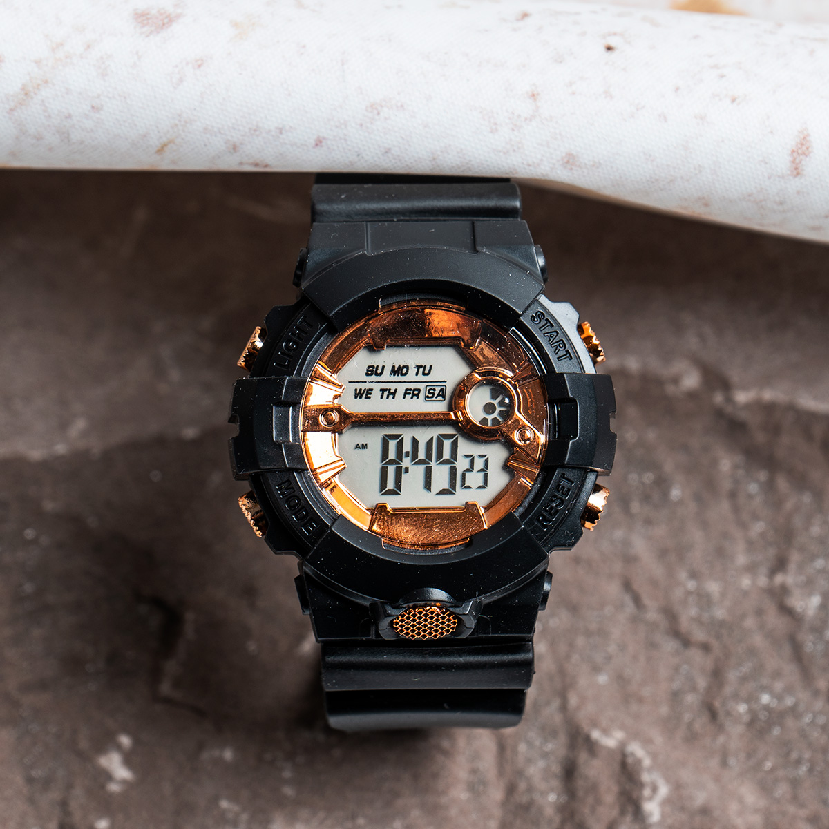 ساعت دیجیتالی مشکی مدل W52