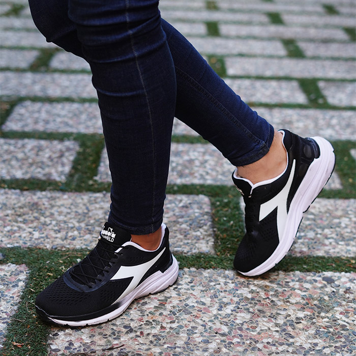 کفش ورزشی مردانه diadora مشکی مدل 77