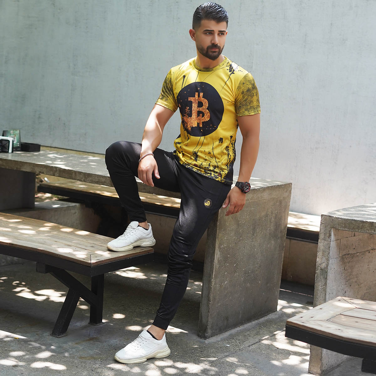 ست تیشرت شلوار زرد مردانه مدل Bitcoin